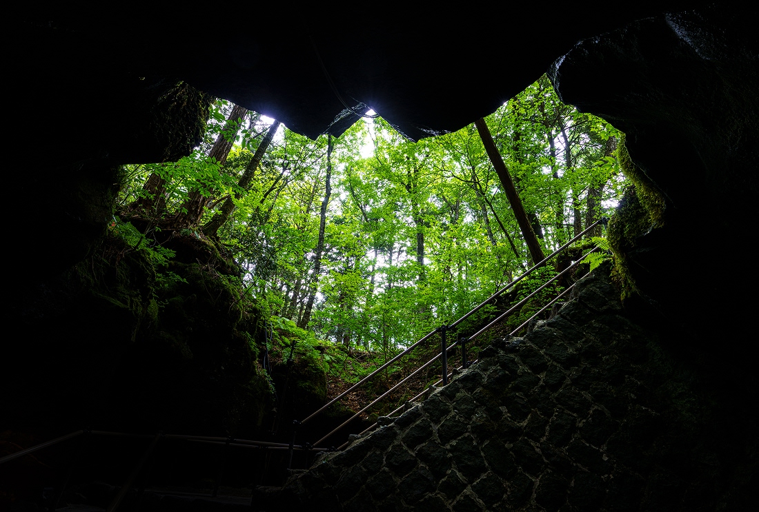 富岳風穴