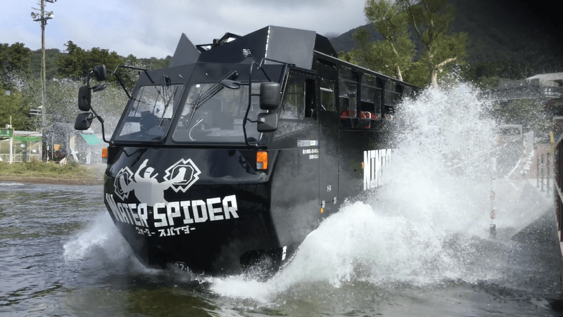 箱根園水陸両用忍者バス