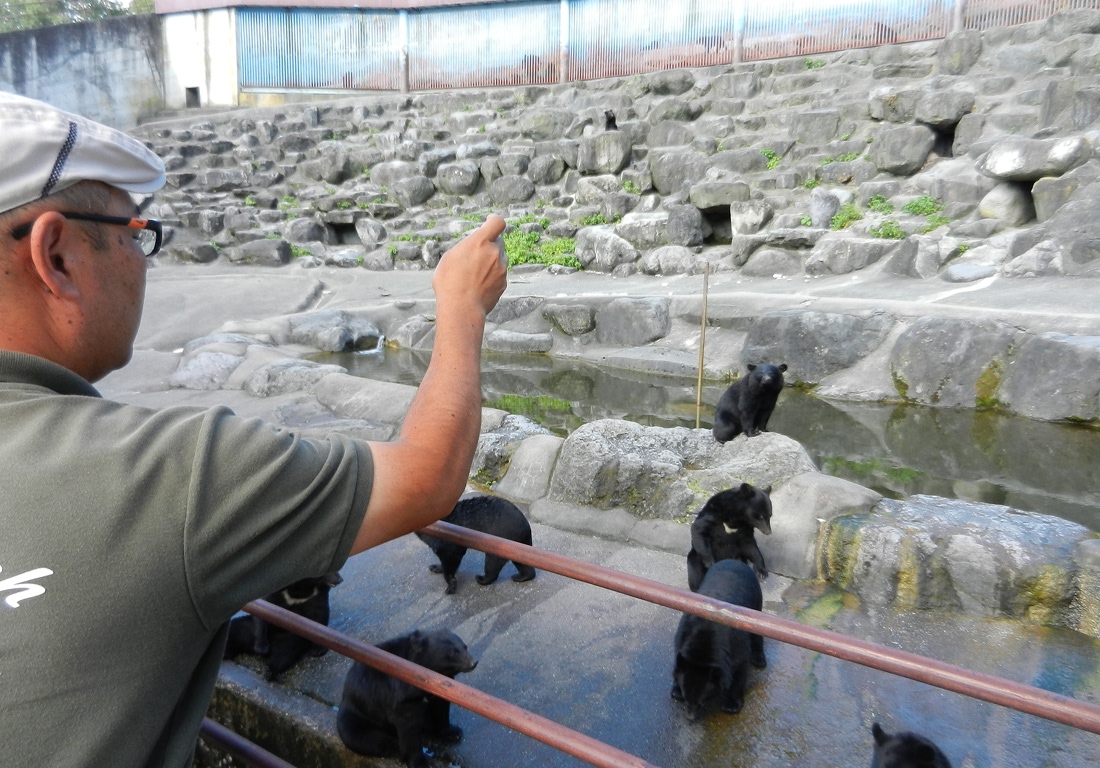 奥飛騨クマ牧場