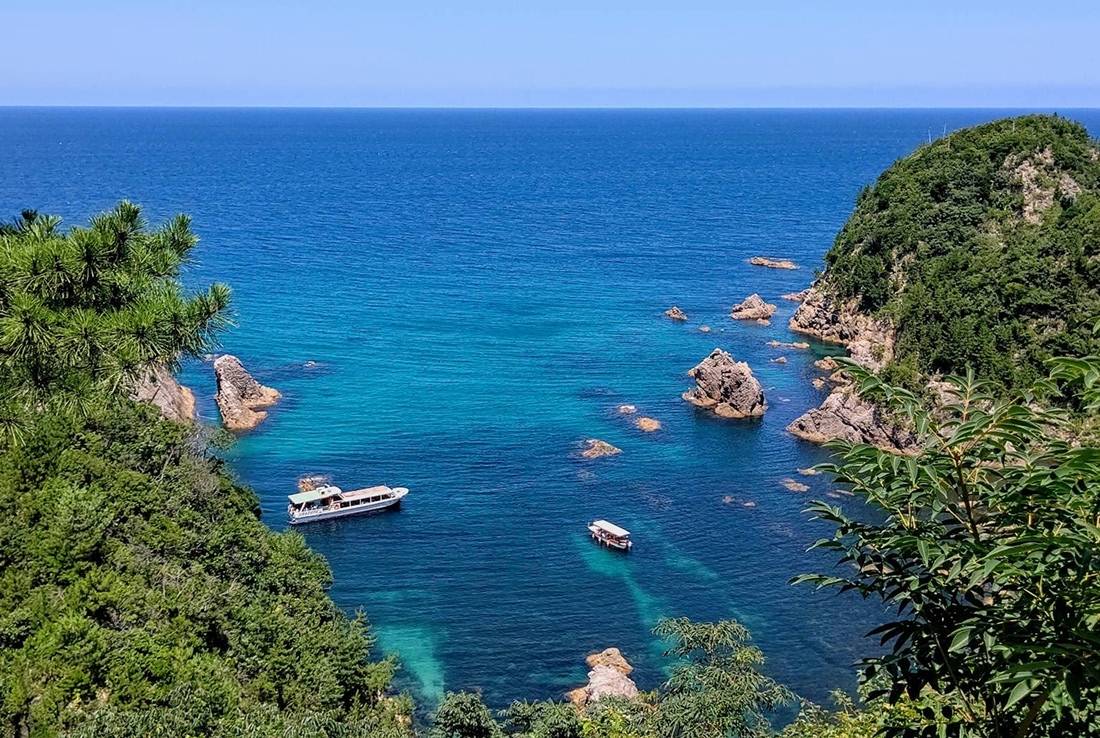 浦富海岸島めぐり遊覧船