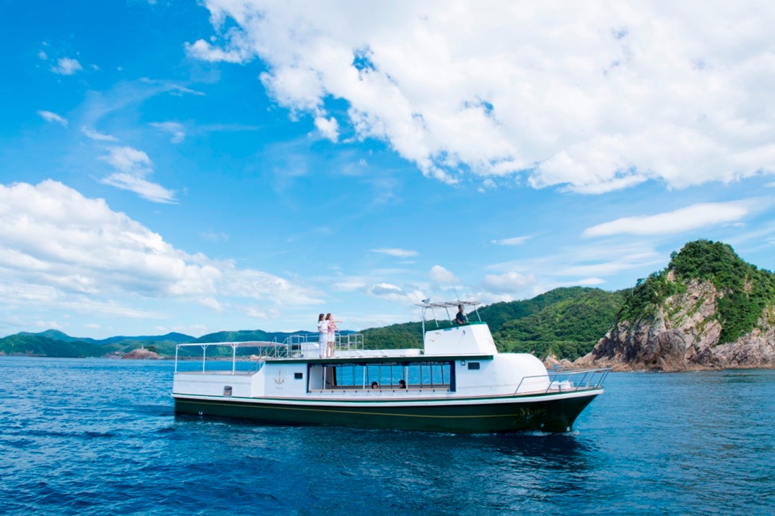 浦富海岸島めぐり遊覧船