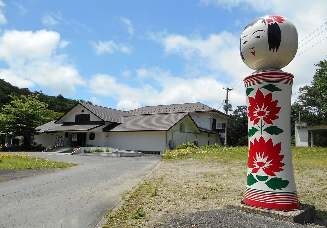鳴子温泉 日本こけし館